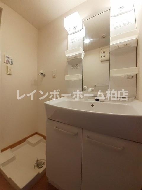 【仲介手数料：50％OFF】対象物件！の洗面所|シャワー付き洗面台です