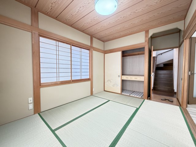 下石倉町中古住宅の収納|■1階和室収納