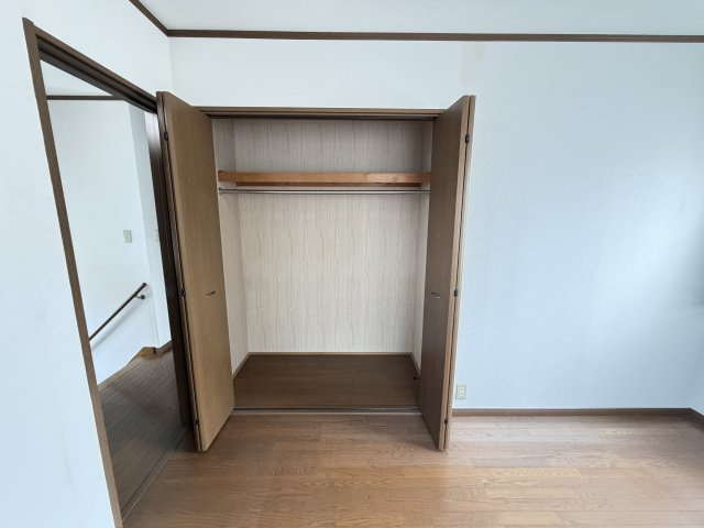 下石倉町中古住宅の収納|■2階洋室①収納
