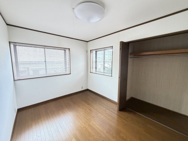下石倉町中古住宅の洋室|■2階洋室③
