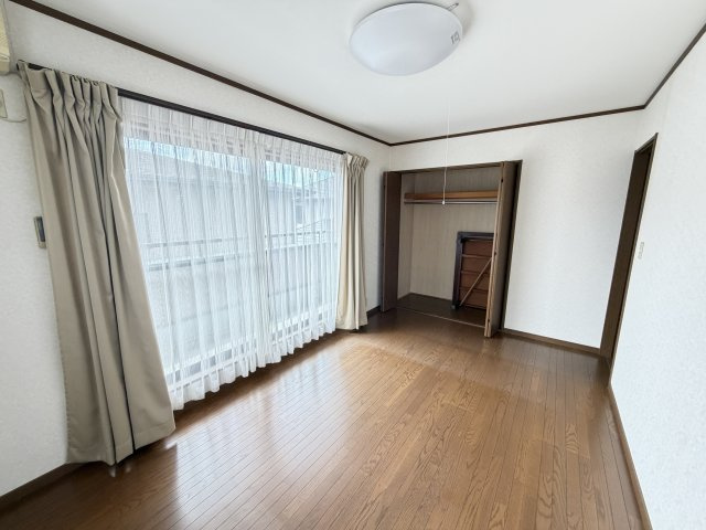 下石倉町中古住宅の収納|■2階洋室③収納