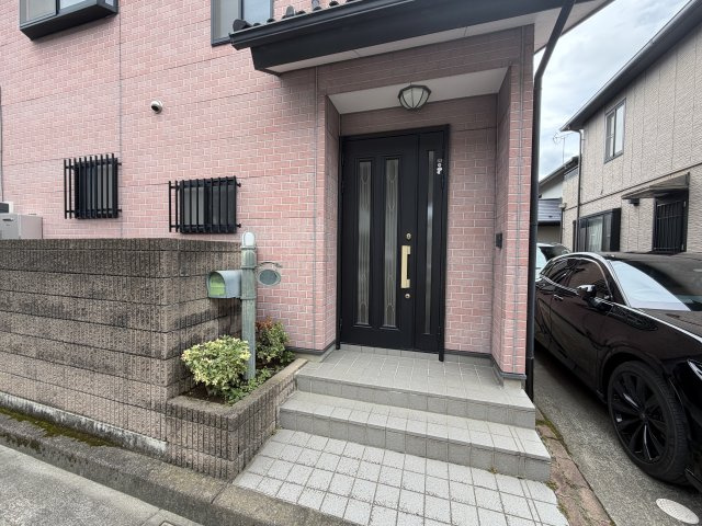 下石倉町中古住宅の玄関|■玄関まわり