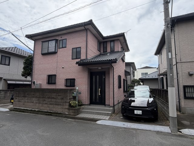 下石倉町中古住宅の駐車場|■縦列で2台駐車できます