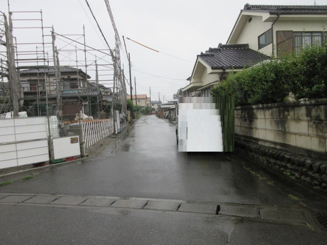 【仲介手数料無料】新築戸建　寄居町赤浜1198-6（大型平屋住宅　全1棟）の前面道路含む現地写真