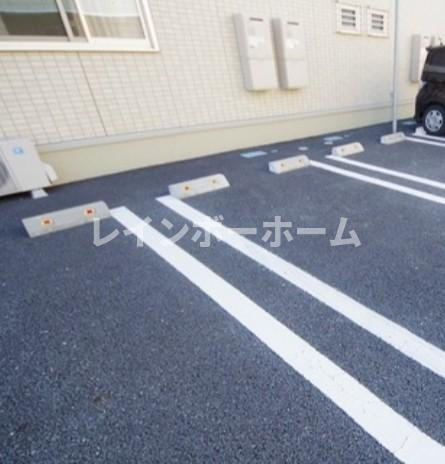 アクシスふじみ野　Ⅲの駐車場