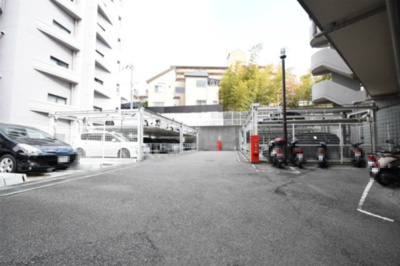 【駐車場】 | アンビエント千里山 | こちらのサイトに掲載されている全ての物件が、当社にてご紹介可能です！気になる物件がありましたら、弊社スタッフまでお気軽にお問合せ下さいませ。