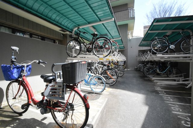 【駐輪場】 | アンビエント千里山 | エイブルだけの嬉しいサービス、ご用意しております。詳細は、お気軽に当社までお問合せ下さいませ！