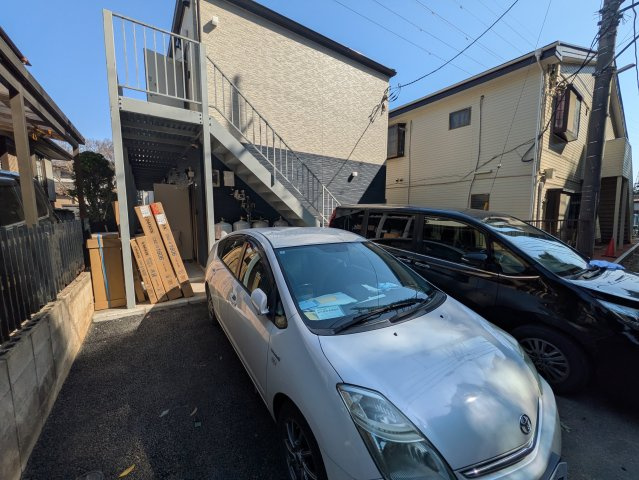 ウエストビレッジ実籾の駐車場