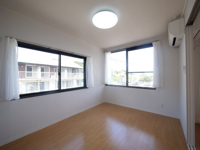 レークサイドハイツＢ棟の寝室