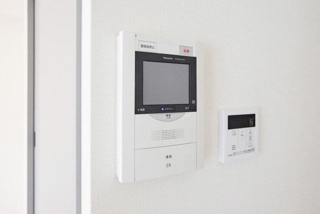 モアクレスト小竹向原の防犯設備|モアクレスト小竹向原：ＴＶモニター付きインターホンが付いています！
