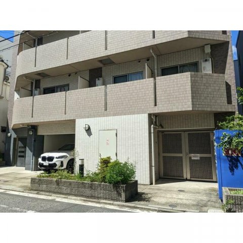 エルニシア三ノ輪のエントランス