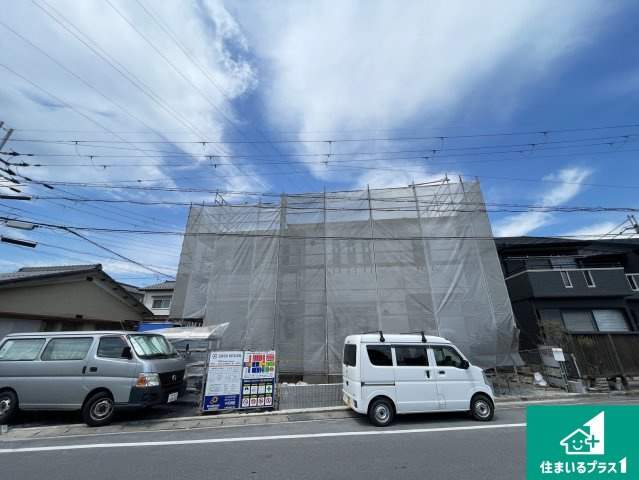 東近江市長勝寺町　新築一戸建ての外観|周辺は落ち着いた街並みの住宅地！子育てがしやすい住環境です！まだ未完成ですが、現地でしかわからない事もございます。是非一度ご覧ください。
