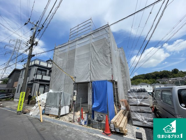 東近江市長勝寺町　新築一戸建ての前面道路含む現地写真|現在の進捗状況です！順調に作業進行中、完成が待ち遠しいです！詳細の間取り等、お気軽にお問い合わせください！

