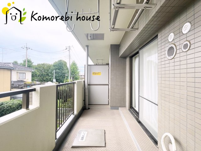 キャッスル伊奈のバルコニー|陽当たり良好なバルコニーです