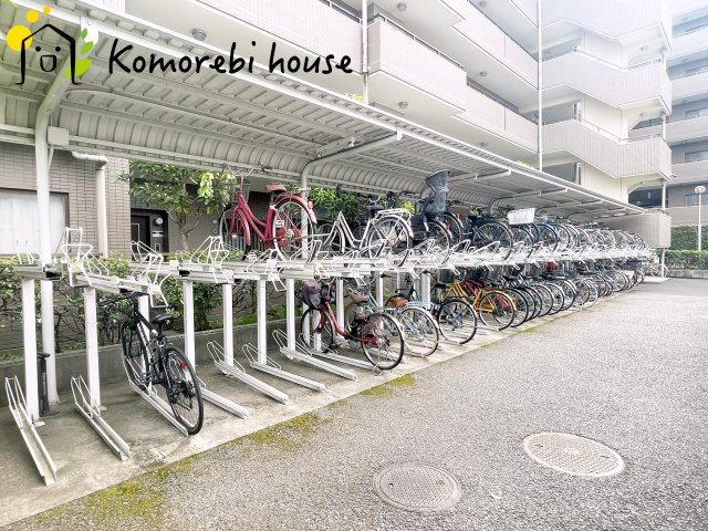 キャッスル伊奈の駐輪場