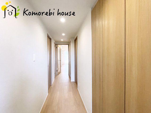 キャッスル伊奈の玄関|明るい玄関です