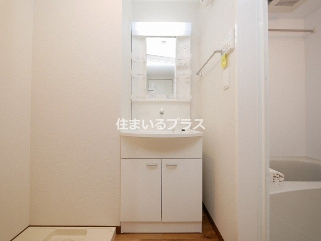 セゾン ラ トゥール MIYAKOJIMAの独立洗面台