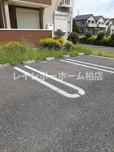 【仲介手数料：50％OFF】対象物件！の駐車場|カースペースがあります