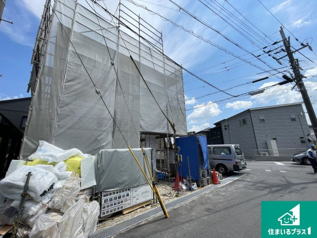 東近江市長勝寺町　新築一戸建ての外観|周辺は落ち着いた街並みの住宅地！子育てがしやすい住環境です！まだ未完成ですが、現地でしかわからない事もございます。是非一度ご覧ください。

