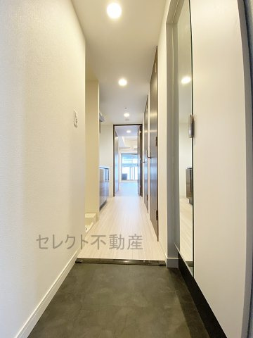 プレサンス広小路通パルスの玄関