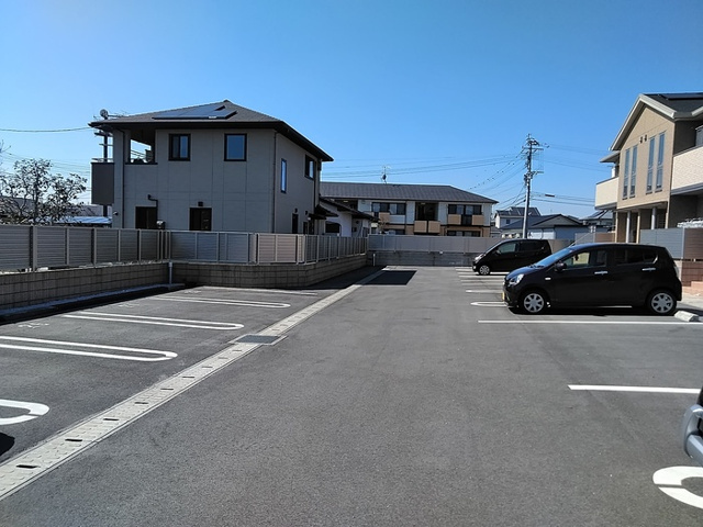 クレール　B棟の駐車場