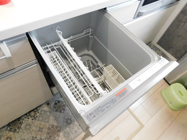海部郡大治町大字西條字狐海道の中古一戸建のキッチン|◇食洗機◇　　家事の時短になる便利な食洗機付き♪