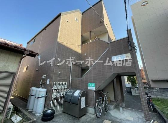特典：仲介手数料が50％OFFです‼のエントランス
