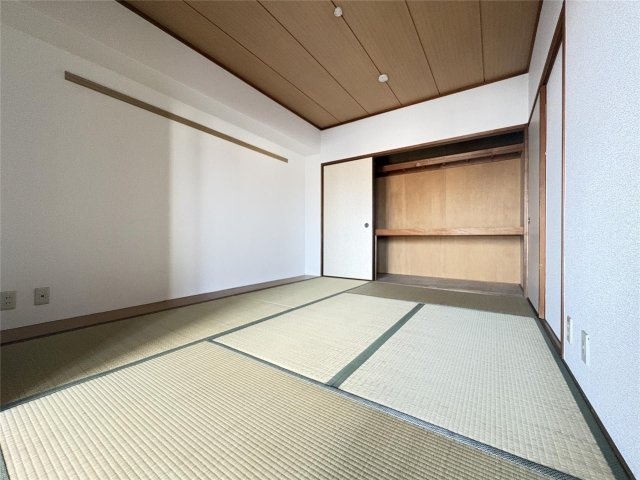 ＵＣレジデンス小沢町の和室