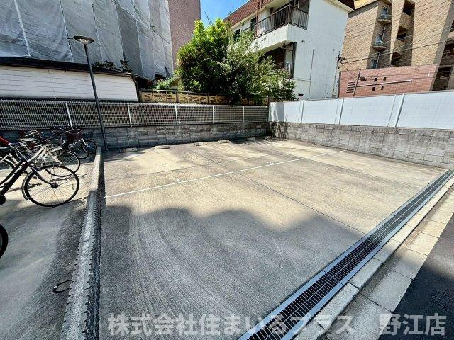 グランパシフィック毛馬の駐車場