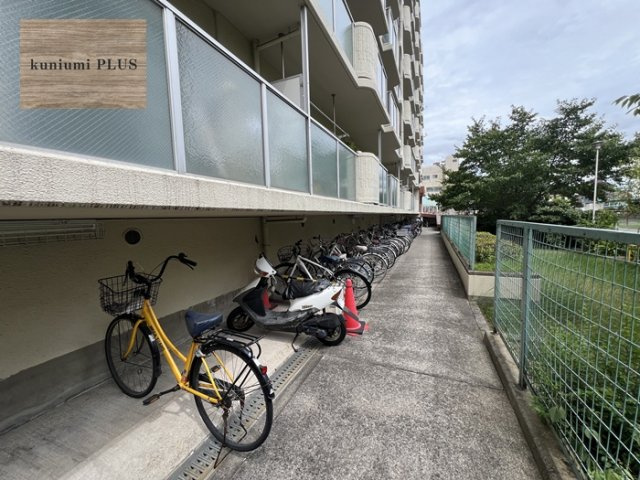 イトーピア鶴見の駐輪場