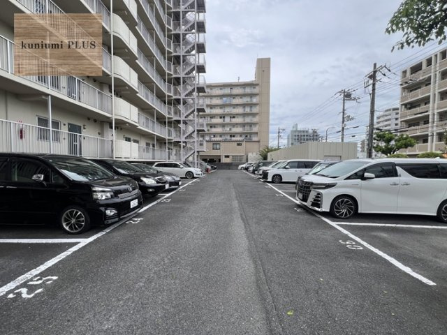 イトーピア鶴見の駐車場