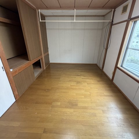 室蘭市日の出町2丁目31-76戸建の居間・リビング