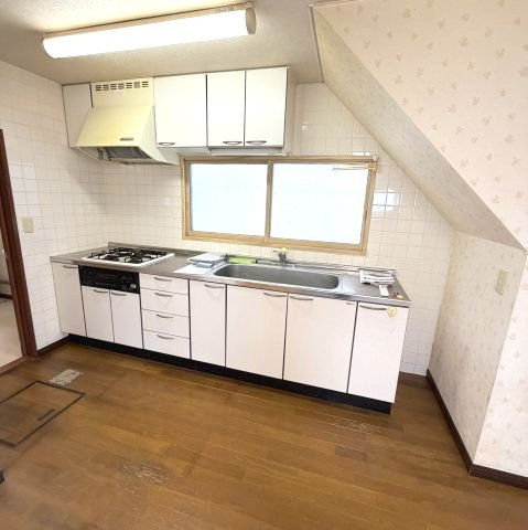 室蘭市日の出町2丁目31-76戸建のキッチン