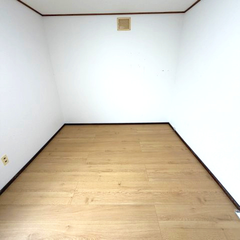 室蘭市日の出町2丁目31-76戸建の内装