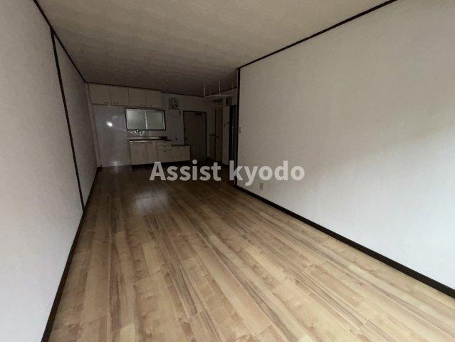 シャルレ土屋の洋室