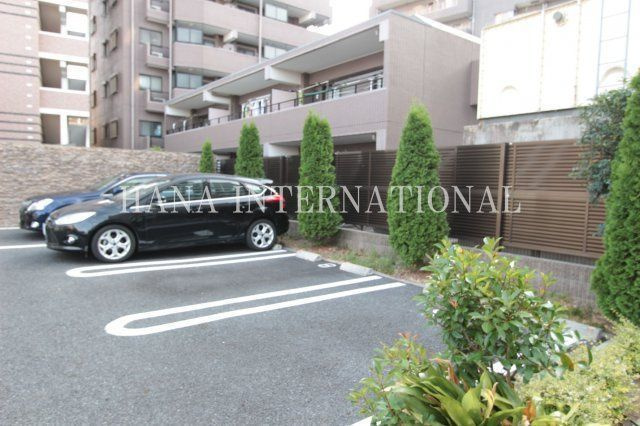 カンパニュラの駐車場