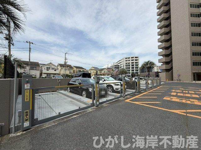 ライオンズガーデン湘南緑が浜の駐車場|敷地内駐車場