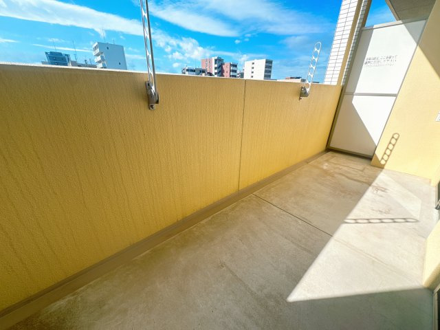 【バルコニー】 | ラファセエスティーロ箱崎駅前☆仲介手数料無料☆