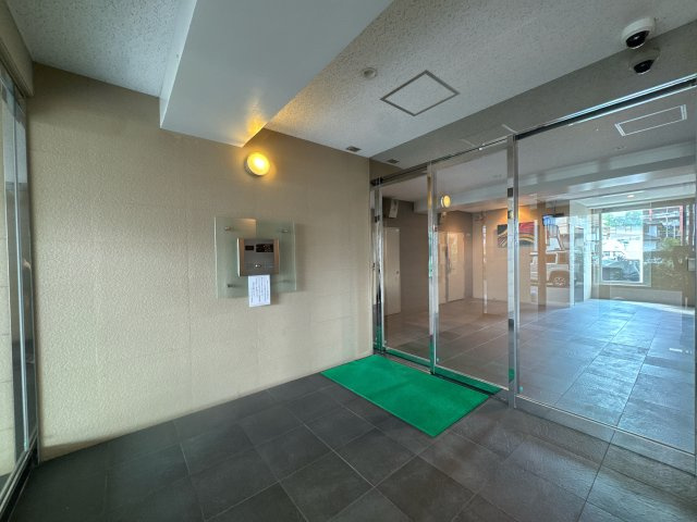 【その他共用部分】 | ラファセエスティーロ箱崎駅前☆仲介手数料無料☆ | オートロック・防犯カメラを設置し、安心のセキュリティ環境を実現。毎日の暮らしをより安心して過ごせるマンションです。