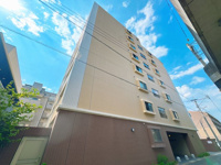 【外観】 | ラファセエスティーロ箱崎駅前☆仲介手数料無料☆ | 日々の買い物に便利なスーパーやコンビニ、病院などが身近に揃う立地。生活利便性に優れた、暮らしやすい住環境です。