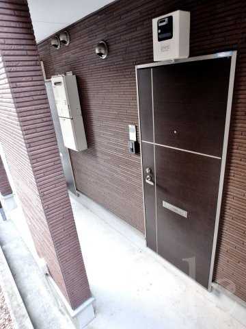 新宿区北新宿２丁目のアパートのロビー|きれいな玄関です