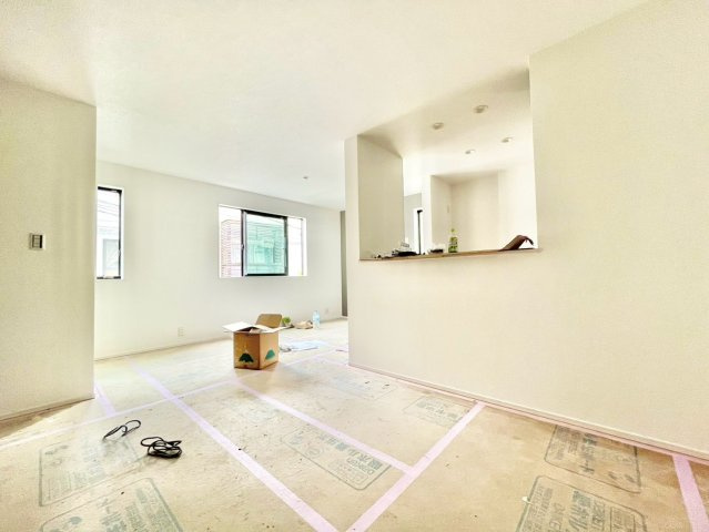 北区上中里2丁目　新築戸建の居間・リビング|2026.08.27撮影