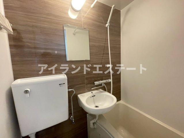 パレスハイム　学生さんおすすめ　陽当たり良好　ユニットバス交換済の浴室