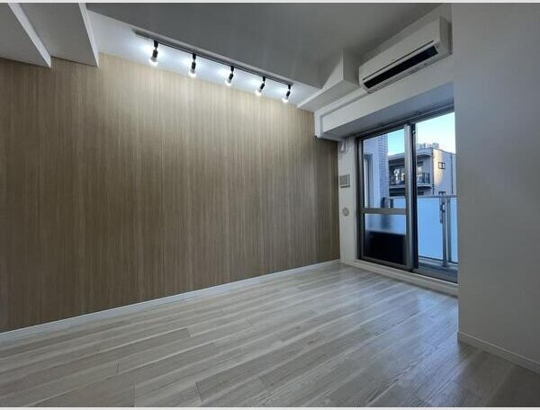 エルザビル名古屋駅前の居間・リビング