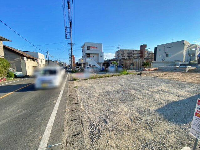 【前面道路含む現地写真】 | 半田市住吉町第7　１号棟