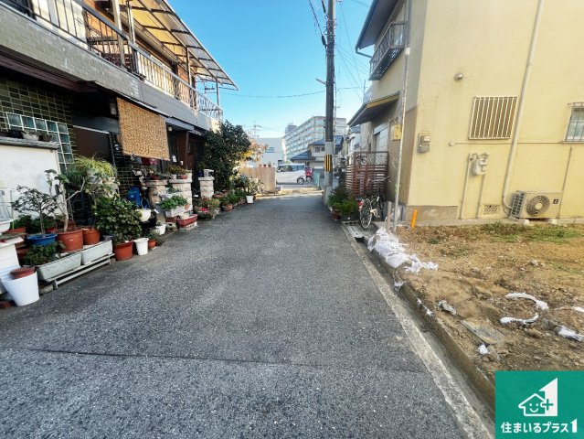 堺市東区南野田　新築一戸建ての前面道路含む現地写真|周辺は落ち着いた街並みの住宅地！子育てがしやすい住環境です！まだ未完成ですが、現地でしかわからない事もございます。是非一度ご覧ください。