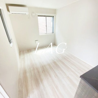 【居間・リビング】 | プリマヴェーラ | 洋室のお部屋です。