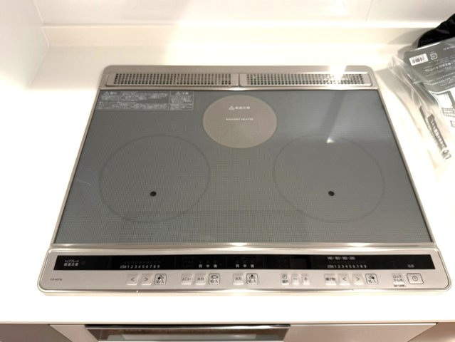 ミオカステーロ新小岩の設備|サッと拭くだけで掃除が完了。油汚れが残りにくく、いつでも清潔なキッチンを保てます。