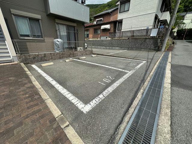 シャーメゾン白国の駐車場