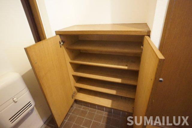 熊本市東区戸島西１丁目の賃貸マンションの玄関